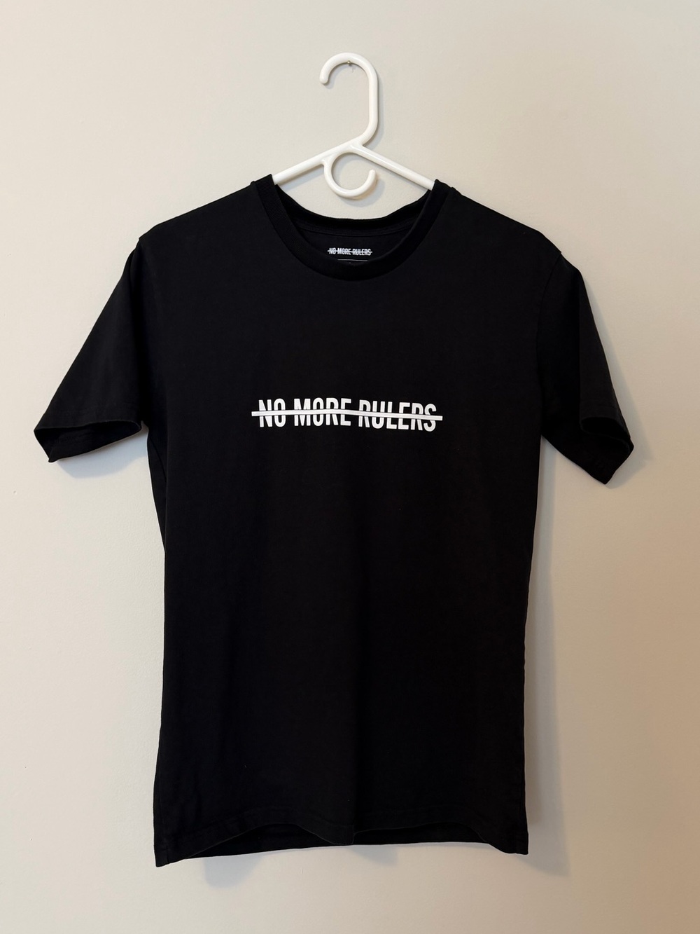 Black Graphic Tee "NO MORE RULERS"
